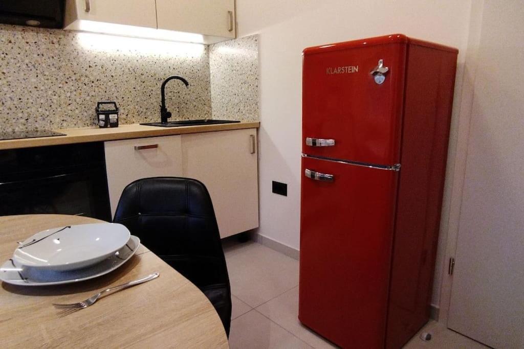 Cute Apartment Marla Art Close To Center Pula Bagian luar foto