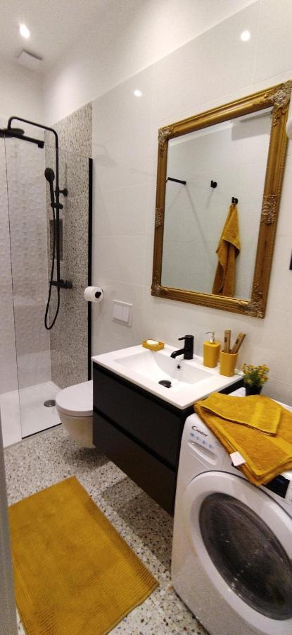 Cute Apartment Marla Art Close To Center Pula Bagian luar foto