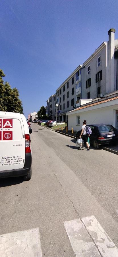 Cute Apartment Marla Art Close To Center Pula Bagian luar foto