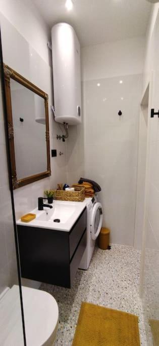 Cute Apartment Marla Art Close To Center Pula Bagian luar foto