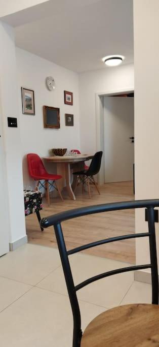 Cute Apartment Marla Art Close To Center Pula Bagian luar foto